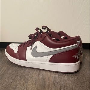 Like New Jordan 1 Cherrywood Low Size 13